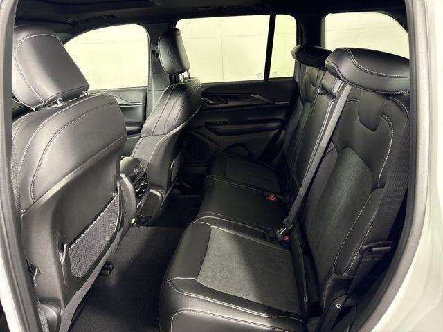 new 2025 Jeep Grand Cherokee car, priced at $40,199