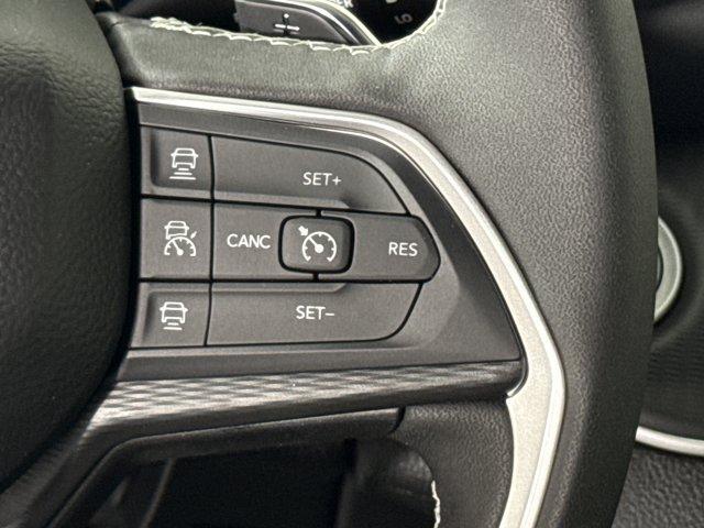 new 2025 Jeep Grand Cherokee car, priced at $40,199