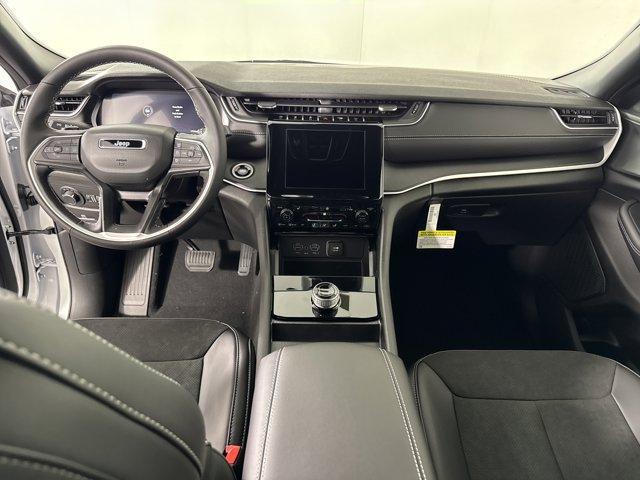 new 2025 Jeep Grand Cherokee car, priced at $40,199