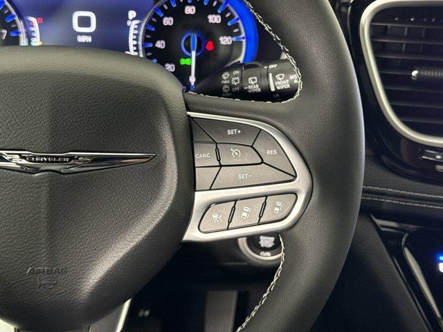 new 2025 Chrysler Pacifica car, priced at $39,036