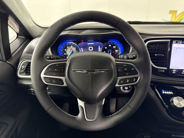 new 2025 Chrysler Pacifica car, priced at $39,036