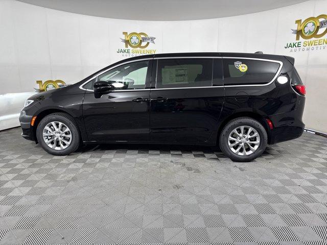 new 2025 Chrysler Pacifica car, priced at $39,036