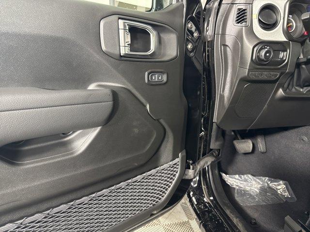 new 2025 Jeep Wrangler car, priced at $31,974