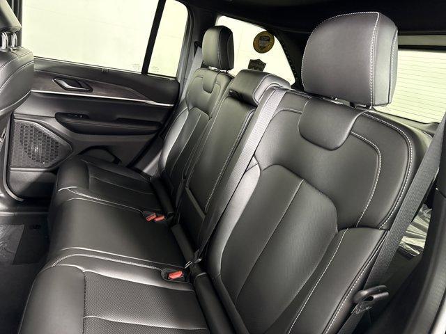 new 2025 Jeep Grand Cherokee car, priced at $45,579