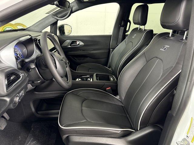 new 2026 Chrysler Pacifica car, priced at $47,740