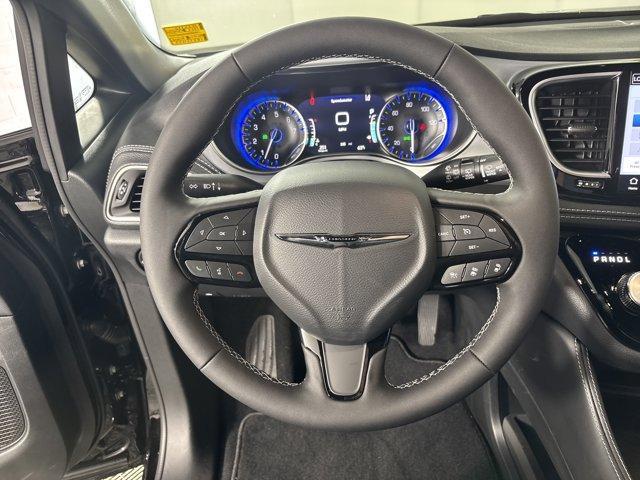 new 2025 Chrysler Pacifica car, priced at $44,255