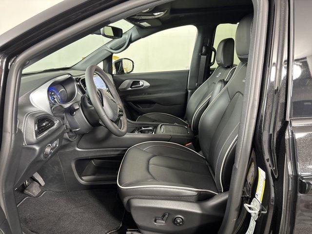 new 2025 Chrysler Pacifica car, priced at $44,255