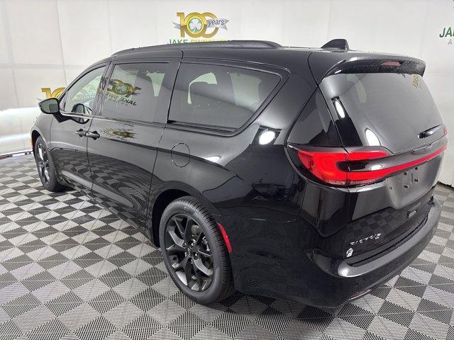 new 2025 Chrysler Pacifica car, priced at $44,255