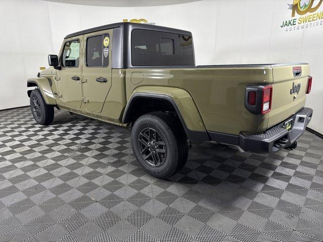 new 2025 Jeep Gladiator car, priced at $42,201