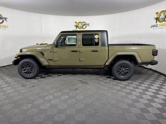 new 2025 Jeep Gladiator car, priced at $42,201