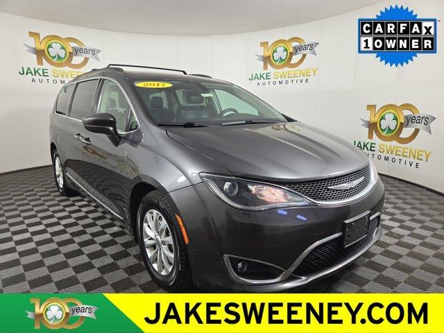 used 2017 Chrysler Pacifica car, priced at $10,888