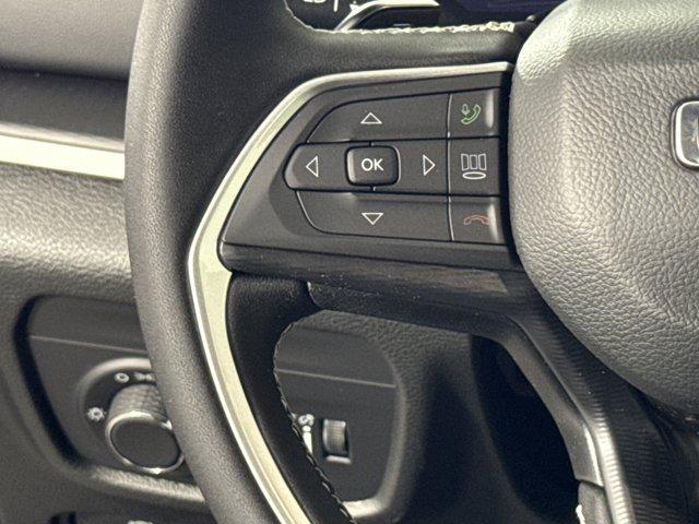 new 2025 Jeep Grand Cherokee car, priced at $37,615