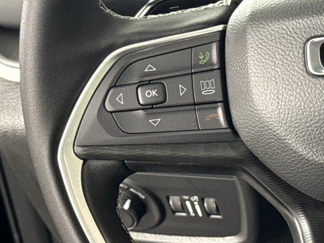 new 2025 Jeep Grand Cherokee car, priced at $40,717