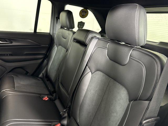 new 2025 Jeep Grand Cherokee car, priced at $40,717