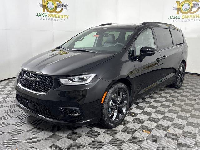 new 2026 Chrysler Pacifica car, priced at $48,770