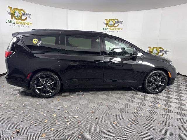 new 2026 Chrysler Pacifica car, priced at $48,770