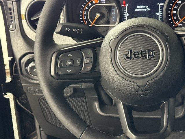 new 2025 Jeep Wrangler car, priced at $45,131