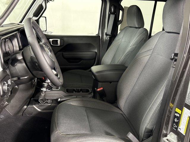 new 2025 Jeep Wrangler car, priced at $45,131