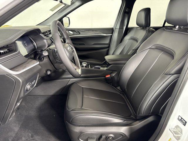 new 2025 Jeep Grand Cherokee car, priced at $49,621