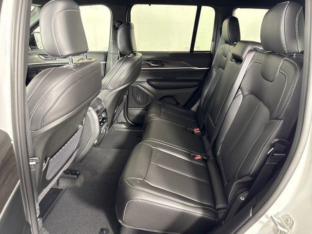 new 2025 Jeep Grand Cherokee car, priced at $49,621