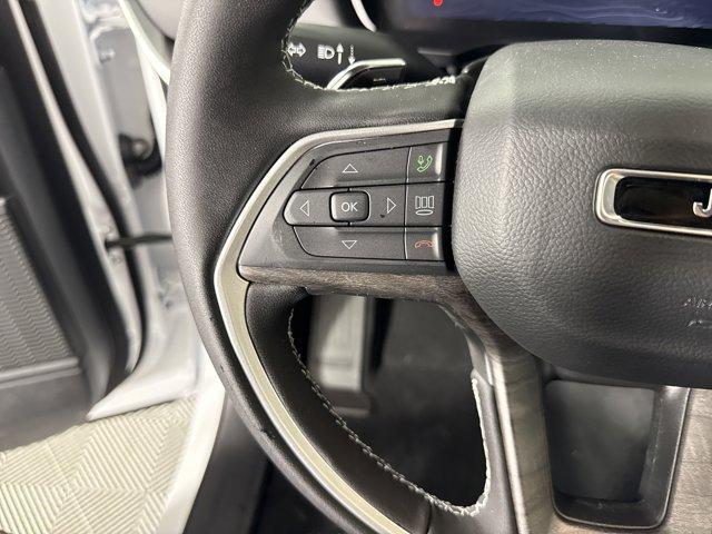 new 2025 Jeep Grand Cherokee car, priced at $49,621