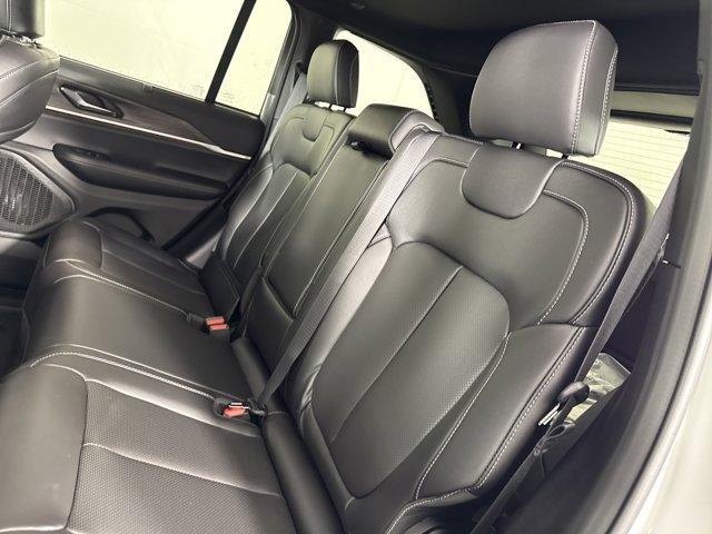 new 2025 Jeep Grand Cherokee car, priced at $49,621