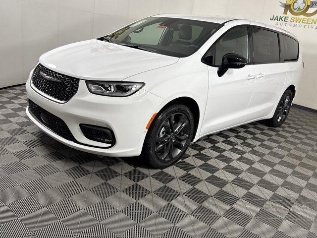 new 2026 Chrysler Pacifica car, priced at $40,519