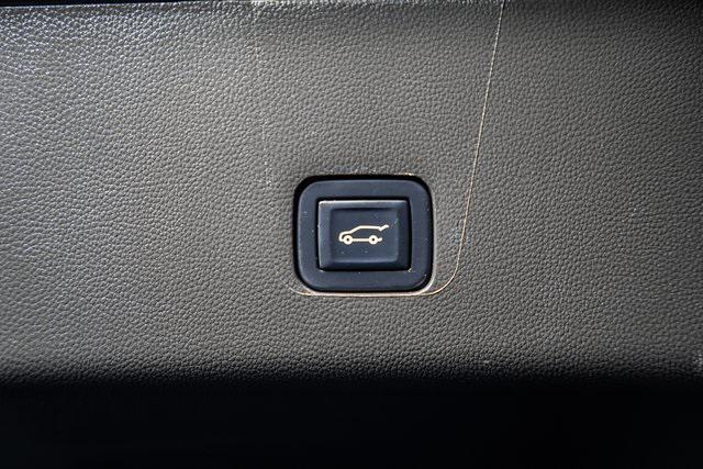 used 2022 Chevrolet Traverse car, priced at $29,552