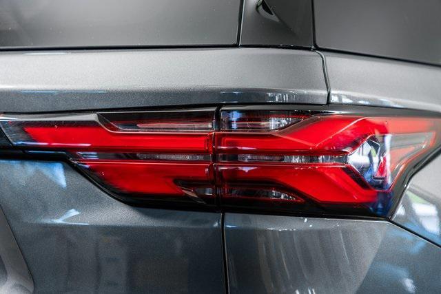used 2022 Chevrolet Traverse car, priced at $29,552