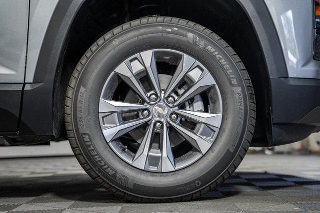 new 2026 Chevrolet Equinox car, priced at $32,995