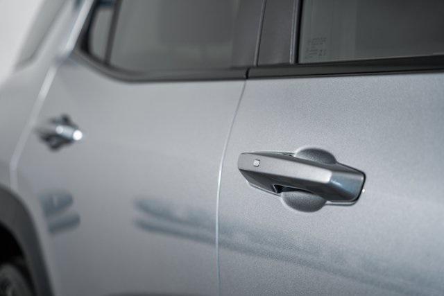 used 2025 Chevrolet Equinox car, priced at $34,314