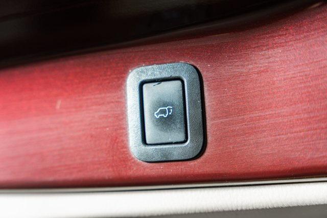 used 2018 Toyota Highlander car, priced at $21,909