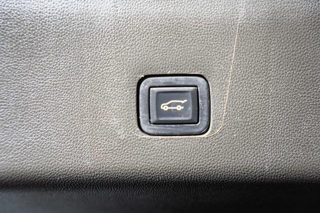 used 2022 Chevrolet Traverse car, priced at $33,830