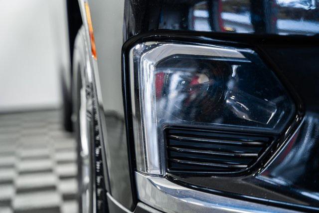 used 2023 Chevrolet Traverse car, priced at $33,531