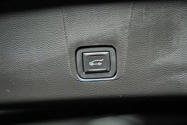 used 2023 Chevrolet Traverse car, priced at $33,531