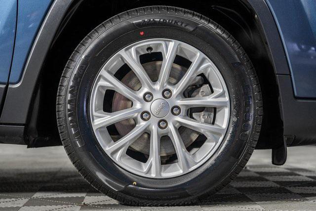 used 2020 Jeep Cherokee car, priced at $14,798