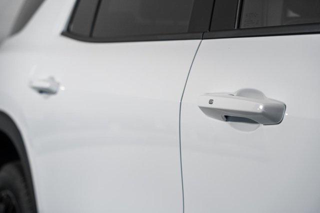 new 2025 Chevrolet Traverse car, priced at $47,695