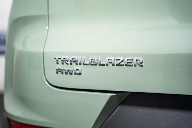 new 2025 Chevrolet TrailBlazer car, priced at $30,333