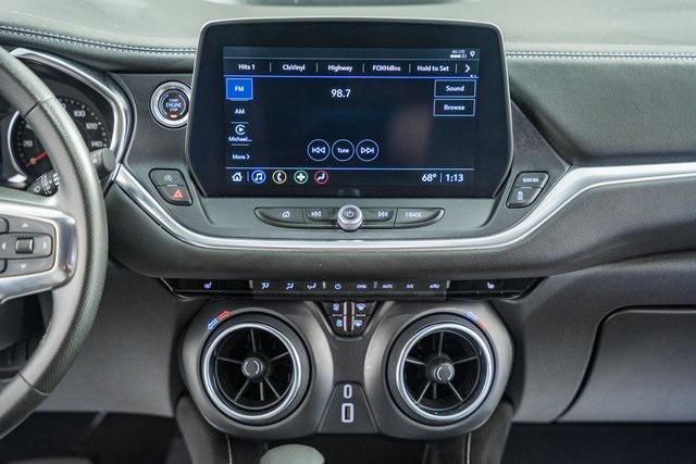 used 2025 Chevrolet Blazer car, priced at $27,999