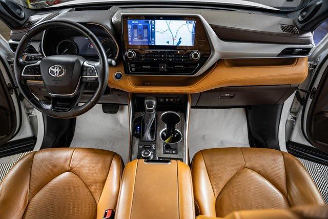 used 2021 Toyota Highlander car, priced at $32,992