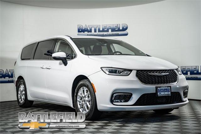 used 2023 Chrysler Pacifica car, priced at $23,999
