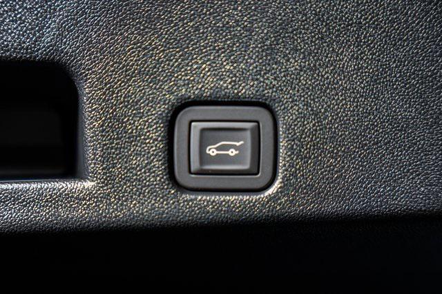 new 2025 Chevrolet Traverse car, priced at $41,995