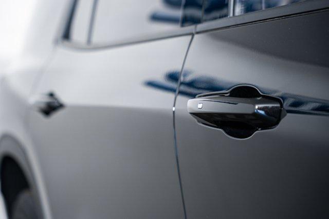 new 2025 Chevrolet Traverse car, priced at $41,995