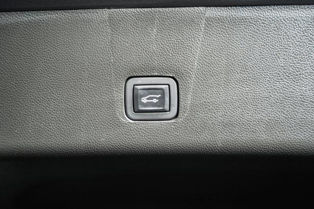 used 2023 Chevrolet Traverse car, priced at $36,995