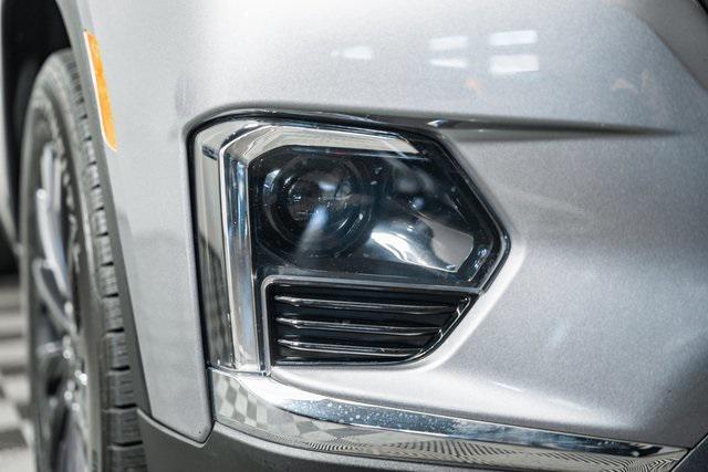 used 2023 Chevrolet Traverse car, priced at $36,995