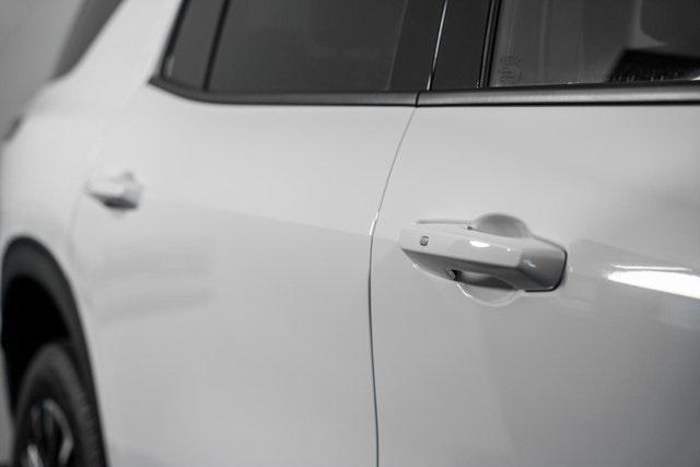 new 2025 Chevrolet Traverse car, priced at $45,459