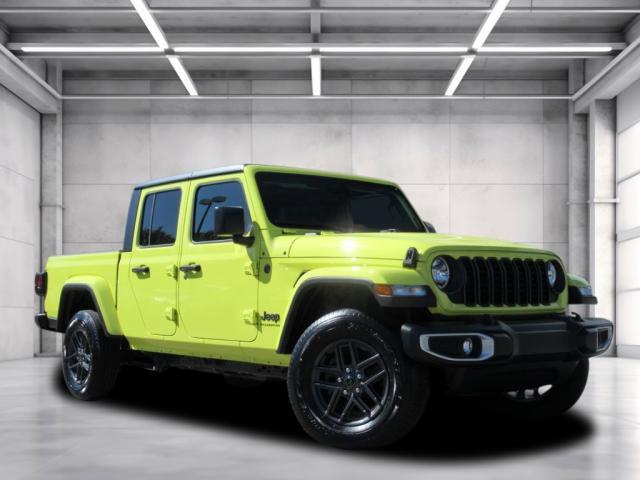 new 2024 Jeep Gladiator car, priced at $44,233