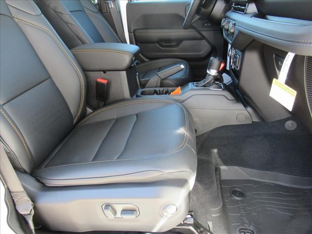 new 2025 Jeep Gladiator car, priced at $40,594