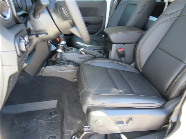 new 2025 Jeep Gladiator car, priced at $40,594