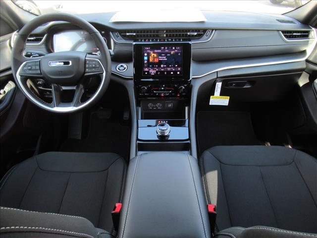 new 2025 Jeep Grand Cherokee car, priced at $32,071